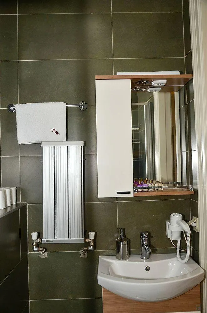Aparthotel Omer Hayyam Suites