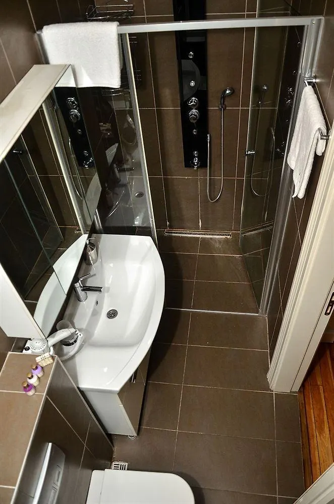 Omer Hayyam Suites Istanboel